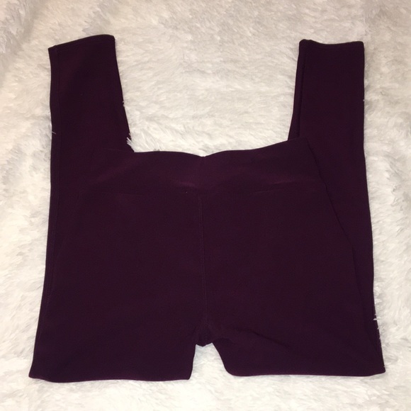 🍀Burgundy leggings with gold zippers - Picture 2 of 3